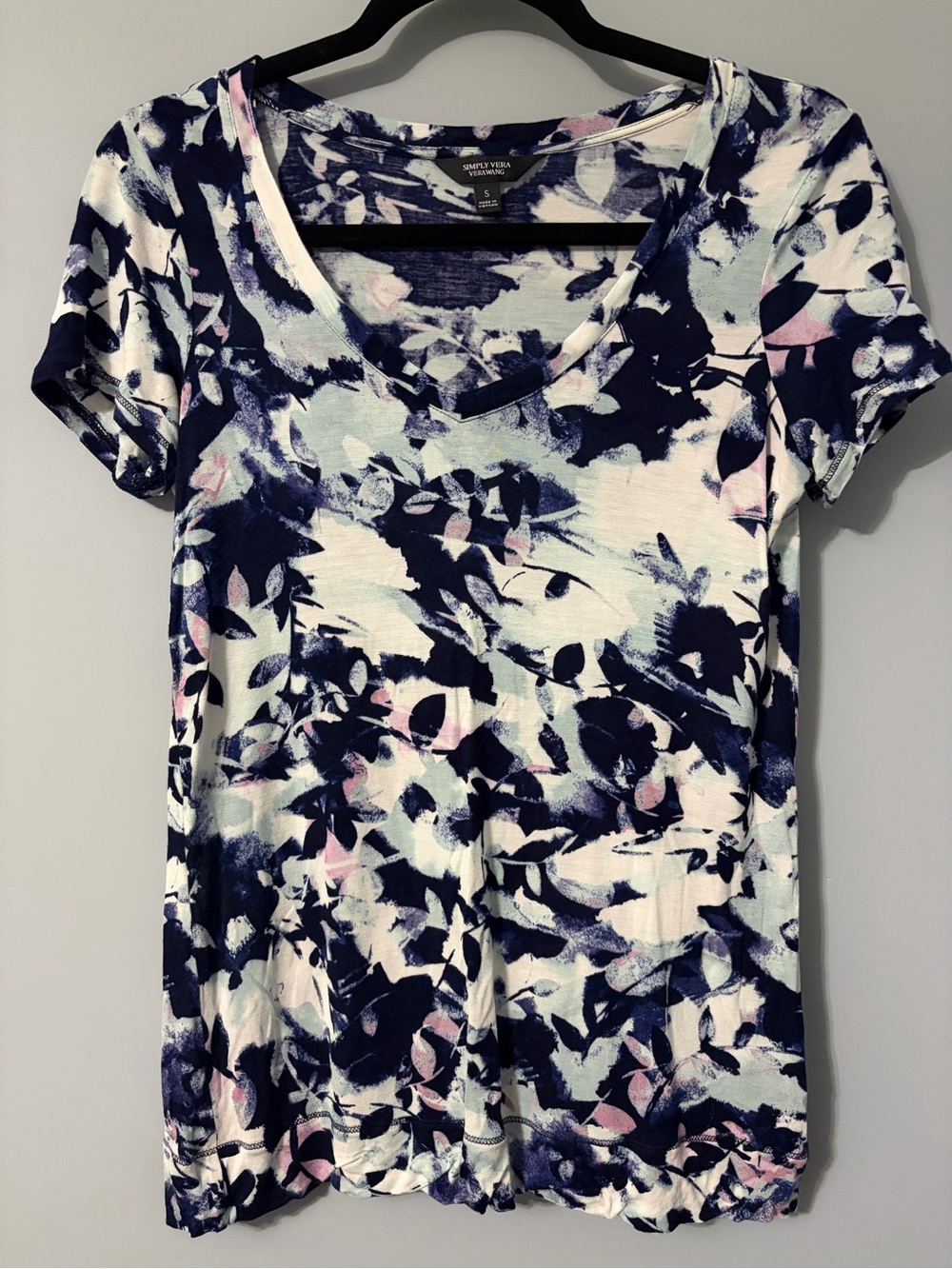Simply Vera Navy Floral V‑Neck Short Sleeve Tee with Pink Accents